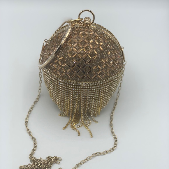 Gold Tassel Clutch ***ONE MORE LEFT*** - Picture 5 of 7